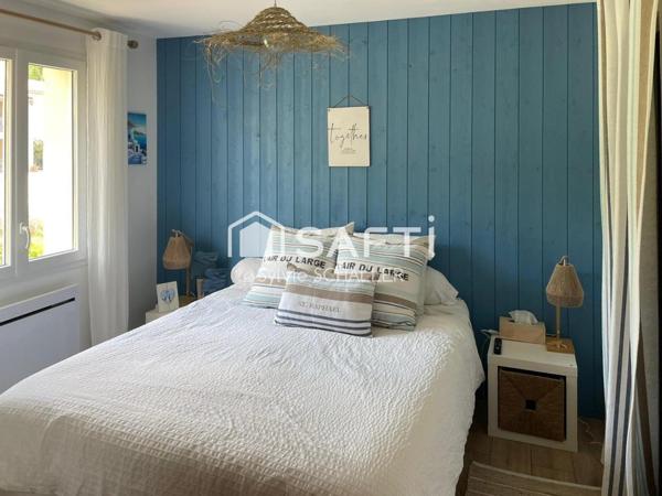 Maison mitoyenne , 4 chambres, 1 bureau, 1 piscine au sel, 1 garage, 1 place de parking