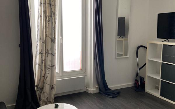 Appartement à louer    2 pièces • 25 m2 Courbevoie