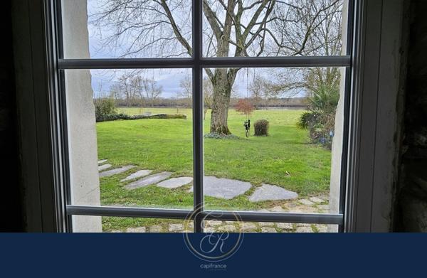 Maison de caractère en bord de Loire 7 pièces BEHUARD (49)