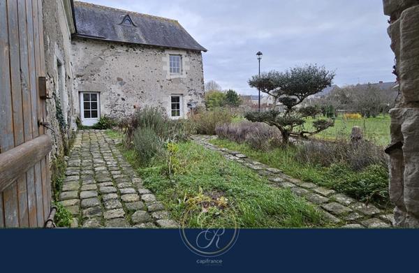 Maison de caractère en bord de Loire 7 pièces BEHUARD (49)