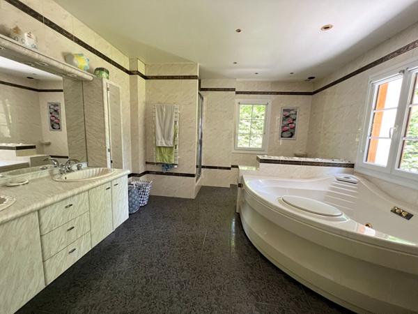 Maison Lamorlaye 8 pièce(s) 320 m2, piscine