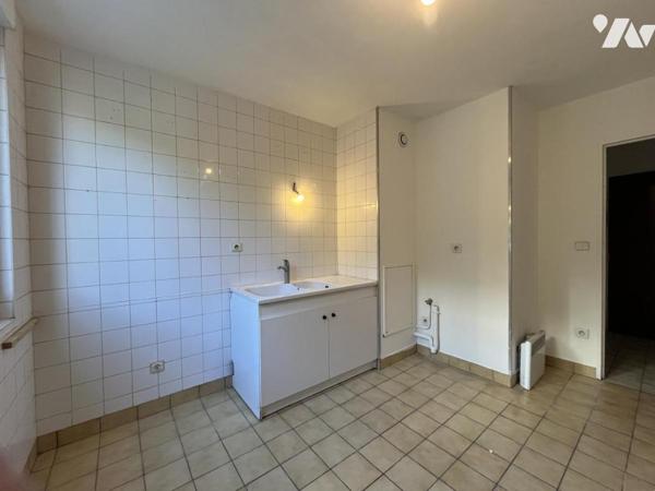 EXCLUSIVITE - REIMS rue de Courlancy - Appartement de Type 4 avec garage et balcon. 