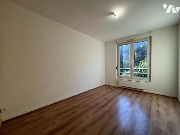 EXCLUSIVITE - REIMS rue de Courlancy - Appartement de Type 4 avec garage et balcon. 