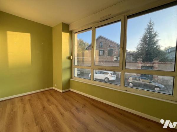 EXCLUSIVITE - REIMS rue de Courlancy - Appartement de Type 4 avec garage et balcon. 