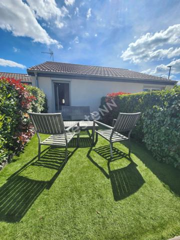 T3 avec jardin privatif, place de stationnement et garage, au calme en plein coeur d'Heyrieux