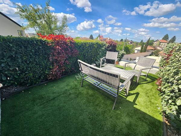 T3 avec jardin privatif, place de stationnement et garage, au calme en plein coeur d'Heyrieux
