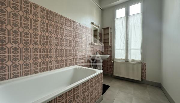 APPARTEMENT T2 AVEC TERRASSE EN HYPER-CENTRE, RUE DE THILLOIS