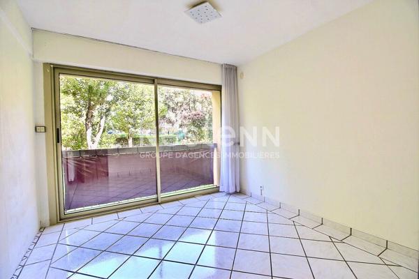 Les Pennes Mirabeau - Appartement T5 de 96 m² avec 4 chambres, cave et potentiel terrasse