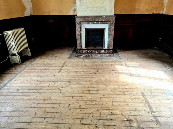 Exclusivité - Les Andelys centre - Maison en pierre  d'environ 140 m2 à rénover  sur 620m2 de terrain plat  - Prix : 99.990