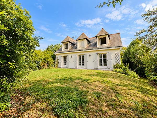 SAINT-AVERTIN - MAISON TRADITIONNELLE À RÉNOVER - 136 M² - TERRAIN ARBORÉ DE 1 172 M²