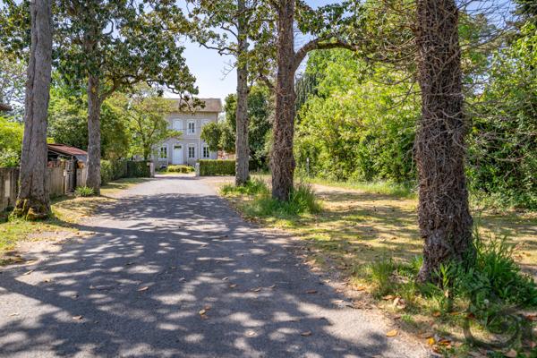 Ensemble immobilier composé de 4 bâtiments à vendre à Villeneuve sur lot