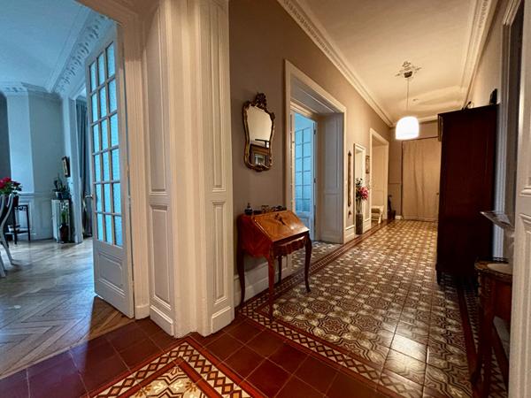 À VENDRE ! Magnifique Appartement Haussmannien de 150 m² dans une Résidence de Prestige