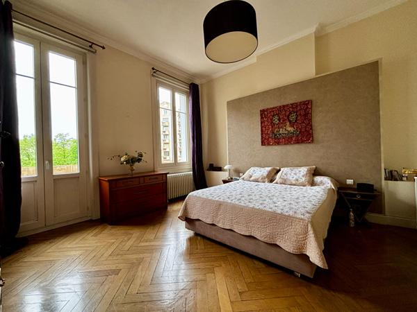 À VENDRE ! Magnifique Appartement Haussmannien de 150 m² dans une Résidence de Prestige