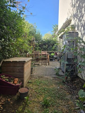 Appartement T4 de 84m2 rez-de-jardin - 250 000 €.