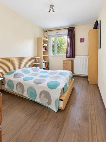 Appartement T4 de 84m2 rez-de-jardin - 250 000 €.