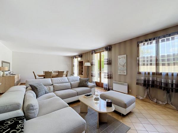 Maison à JUZIERS, 78820 - 6 pièces 146m²
