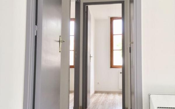 Maison à louer    3 pièces •  Venette