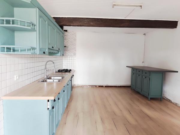 Ferme à restaurer avec un mobil home en option