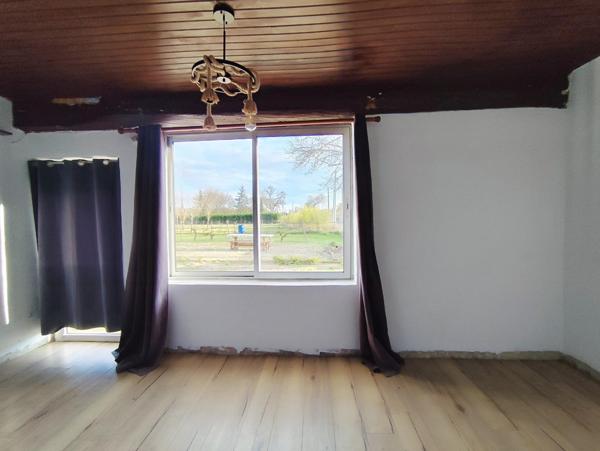 Ferme à restaurer avec un mobil home en option