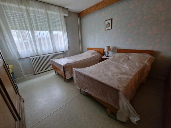 Dpt Vosges (88), à vendre secteur VITTEL de village T7 de 324 m2 + HANGAR / 1500 m2 TERRAIN