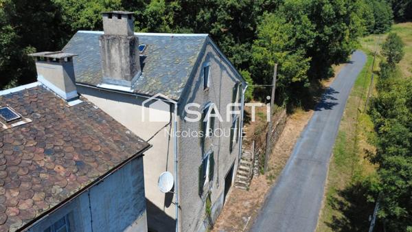 Maison non mitoyenne avec extérieur et garage