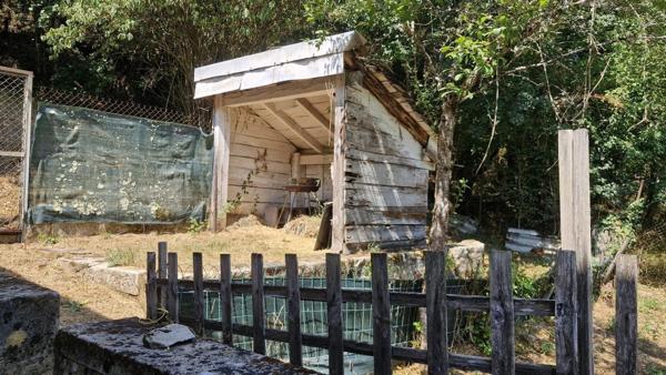 Maison non mitoyenne avec extérieur et garage