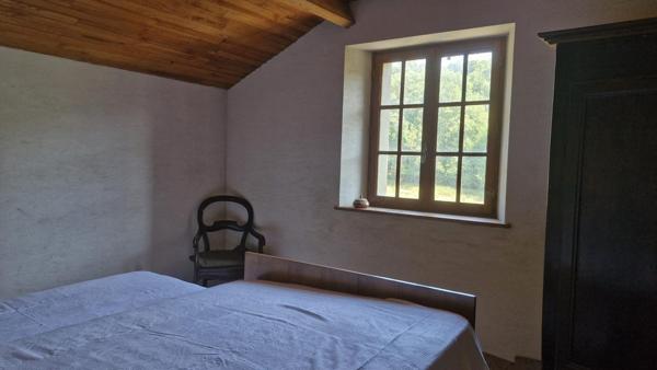 Maison non mitoyenne avec extérieur et garage