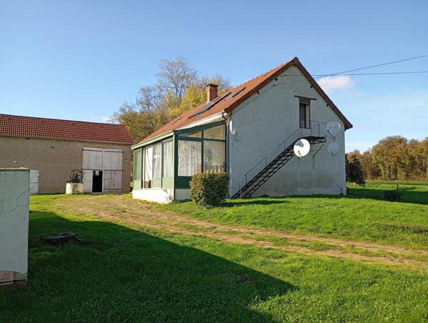 Maison habitable de suite, rafraîchissement à voir