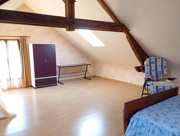 Maison habitable de suite, rafraîchissement à voir