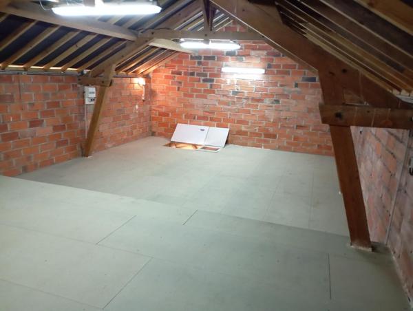 Maison habitable de suite, rafraîchissement à voir