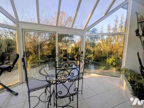 A VENDRE : à la campagne : Maison  d'architecte - 4 chambres - terrain de 6 800 m2