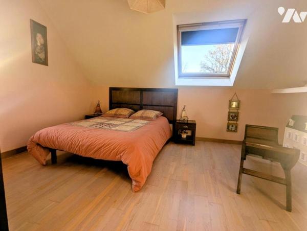 A VENDRE : à la campagne : Maison  d'architecte - 4 chambres - terrain de 6 800 m2