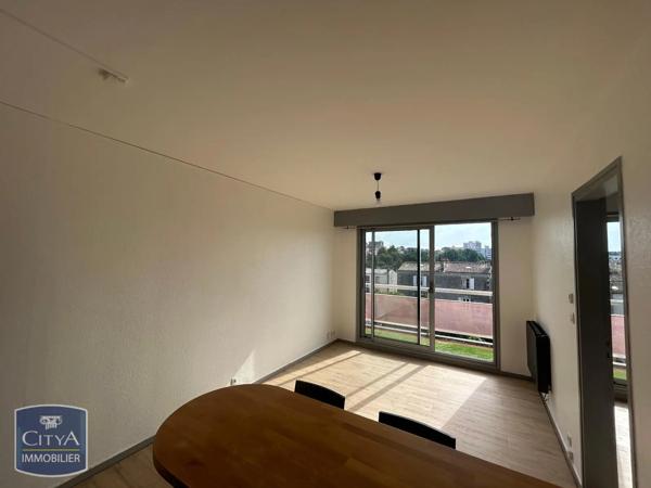 Appartement à louer 2 pièces 30.61m² Niort (79000)