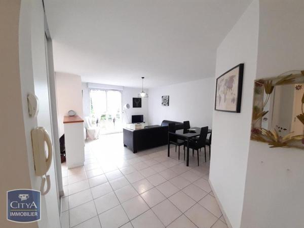 Appartement à louer 2 pièces 47.3m²