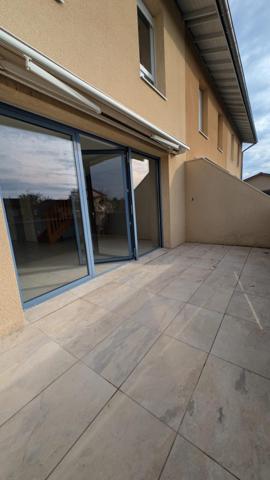 Duplex familiale dans un quartier résidentiel