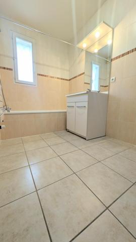 Duplex familiale dans un quartier résidentiel