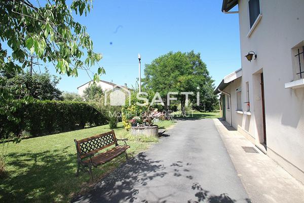 Maison de qualité -  Tout de plain-pied - Superbe extérieur - 4 chambres - 2 SDB et 2 WC