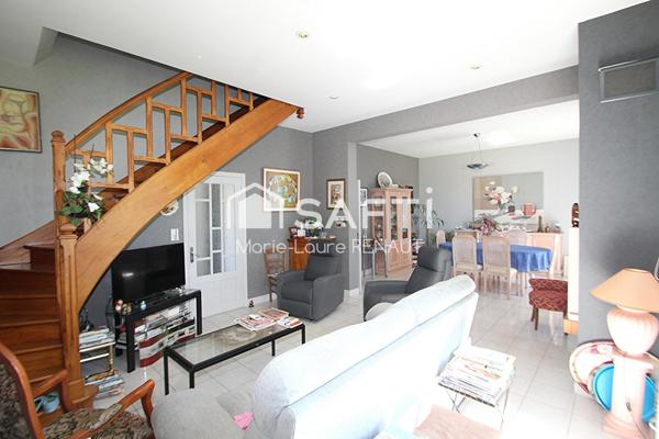 Maison de qualité -  Tout de plain-pied - Superbe extérieur - 4 chambres - 2 SDB et 2 WC