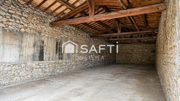 Superbe remise en pierre à fort potentiel