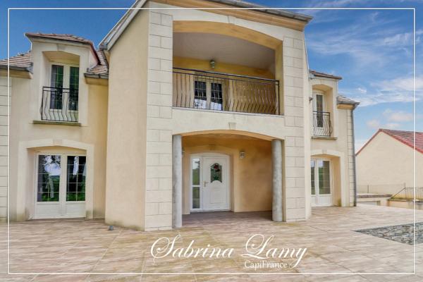 Maison à vendre 8 pièces SEZANNE (51)- 5 chambres - sous-sol total - jardin