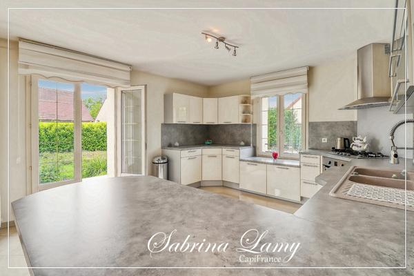 Maison à vendre 8 pièces SEZANNE (51)- 5 chambres - sous-sol total - jardin