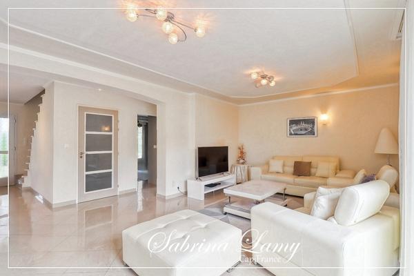 Maison à vendre 8 pièces SEZANNE (51)- 5 chambres - sous-sol total - jardin