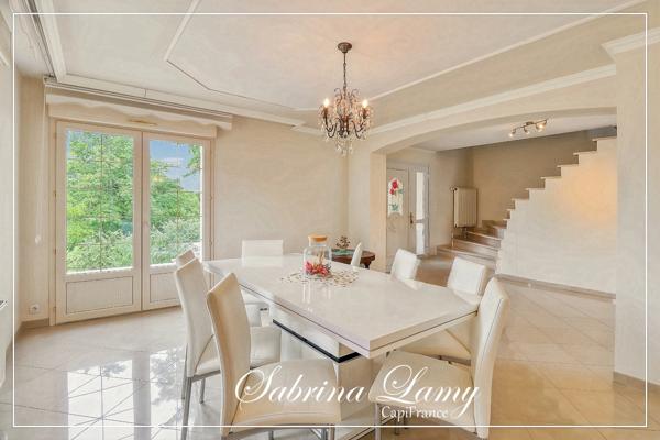 Maison à vendre 8 pièces SEZANNE (51)- 5 chambres - sous-sol total - jardin