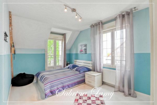 Maison à vendre 8 pièces SEZANNE (51)- 5 chambres - sous-sol total - jardin
