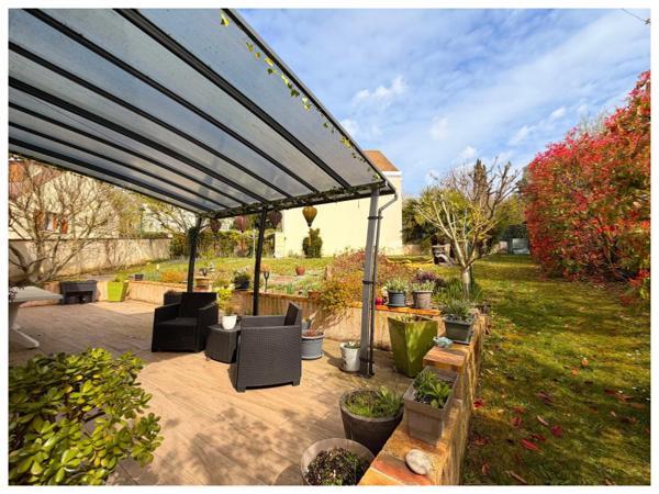 Maison Fontenay Le Fleury 7 pièce(s) 140 m2