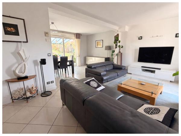 Maison Fontenay Le Fleury 7 pièce(s) 140 m2