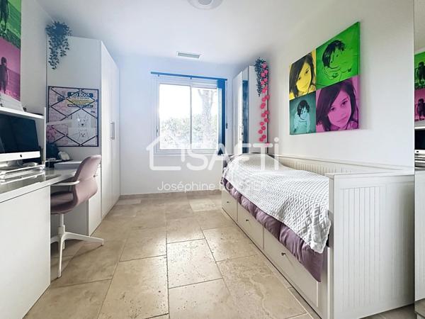 Sur Bedoin (84), maison à étage de 120 m2 env. avec dépendance 40 m2 sur terrain de 3000 m2