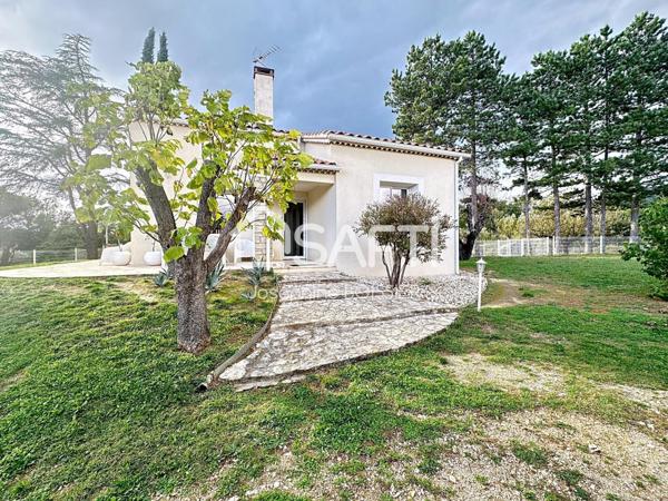 Sur Bedoin (84), maison à étage de 120 m2 env. avec dépendance 40 m2 sur terrain de 3000 m2