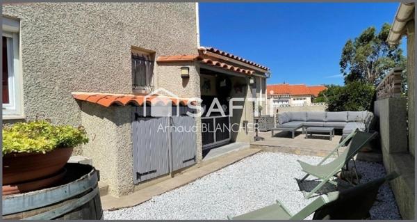 Villa avec piscine, trois chambres + bureau et garage.