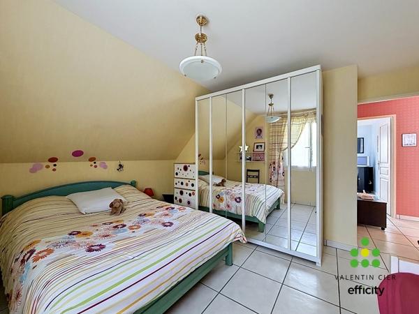 Maison
         6 pièces
        - 181 m² Exclusivité 720 000 € *